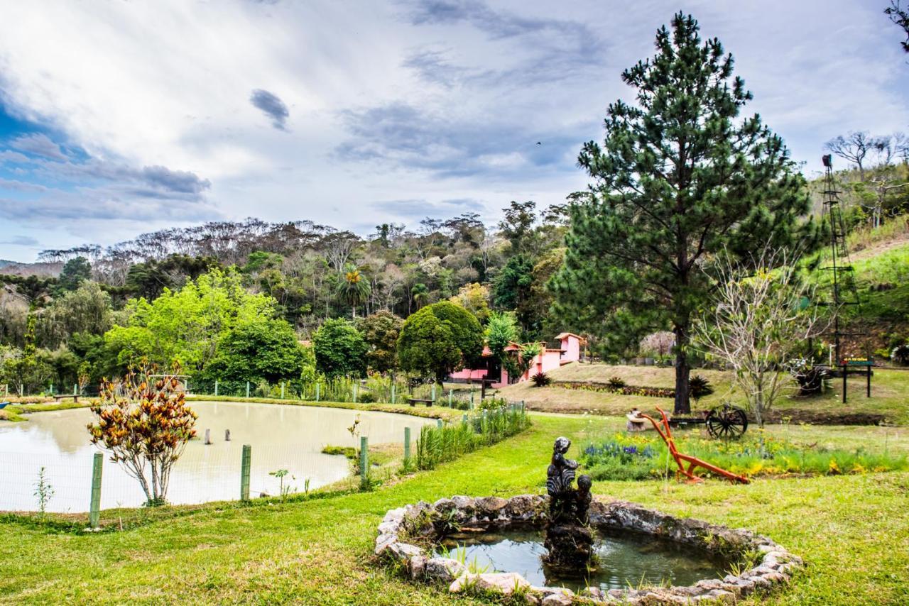 Sitio Araxa - 82 Anos De Historia - Suite Confortavel Em Meio A Floresta Paty do Alferes Ngoại thất bức ảnh
